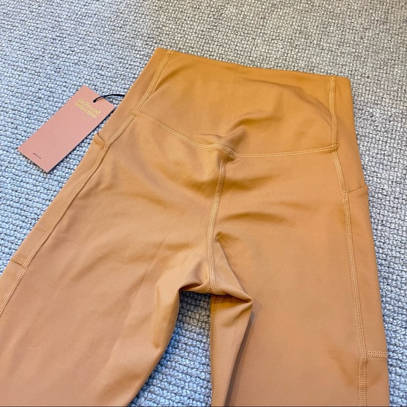 Girlfriend Collective Compressive Pocket Legging in Twig (XS) - Picture 7 of 9